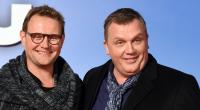 Der Schauspieler Devid Striesow (l) und der Comedian und Buchautor Hape Kerkeling bei der Filmpremiere von 