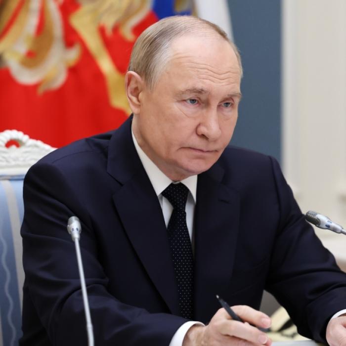 Putin-Tanker brennt nach Angriff lichterloh - Video zeigt Flammenmeer