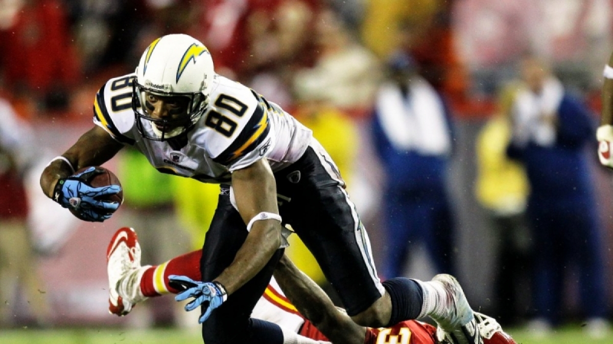 Der Wide Receiver der San Diego Chargers, Malcom Floyd (80), versucht dem Cornerback der Kansas City Chiefs, Brandon Carr (39), zu entkommen. (Foto)