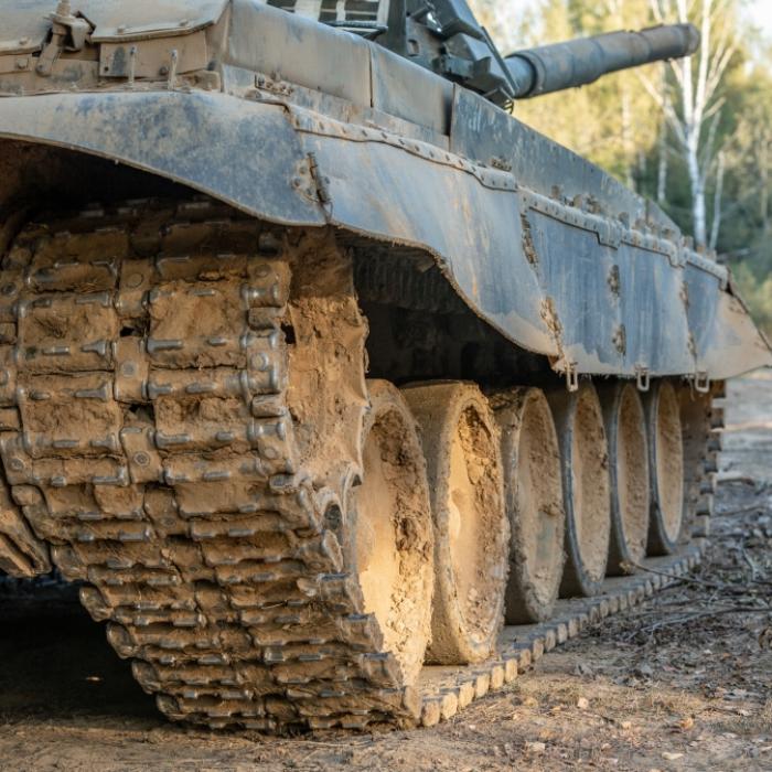 Peinliche Panzer-Panne! Hier landen Putins Lieblinge im Graben