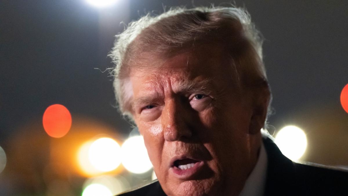 Donald Trump soll bei seinen Wahlkampfauftritten einen Anzug tragen, der &uuml;ble Ger&uuml;che verhindert. (Foto)