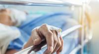 Eine Schlaganfall-Patientin wurde im Krankenhaus zu Tode vergewaltigt.