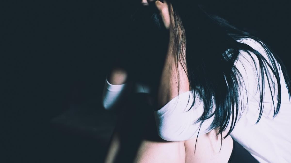 Eine junge Frau wurde Opfer einer Gruppenvergewaltigung. (Foto)