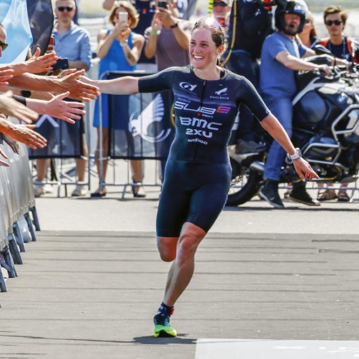 Schlimmer Unfall vor dem Ironman Hawaii! Top-Triathletin schwer verletzt