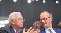 Roland Koch im Gespräch mit Friedrich Merz.