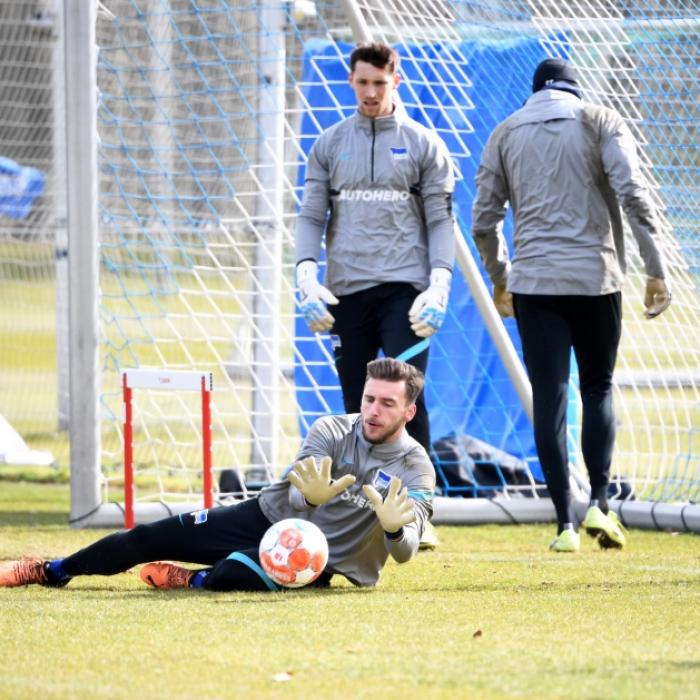 Fans sauer auf Hertha-Spieler: Umstrittene Trikot-Aktion nach Pleite