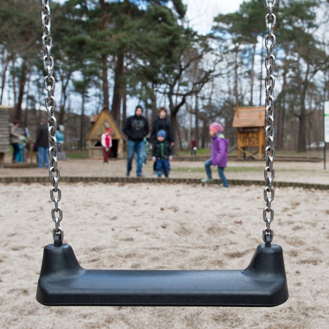 Die Mutter merkte nichts! 7-Jährige auf Spielplatz missbraucht
