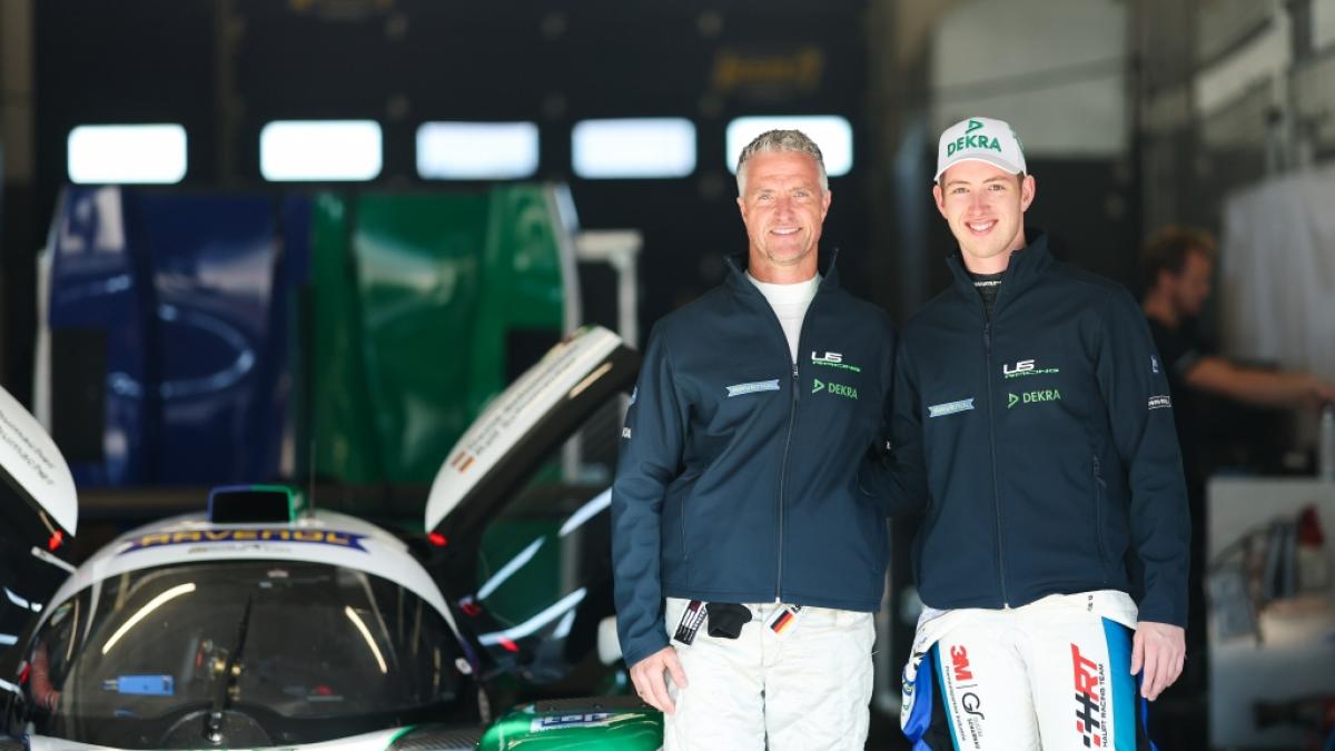 Ralf Schumacher (l.) freut sich &uuml;ber die Verlobung seines Sohnes David (r.). (Foto)