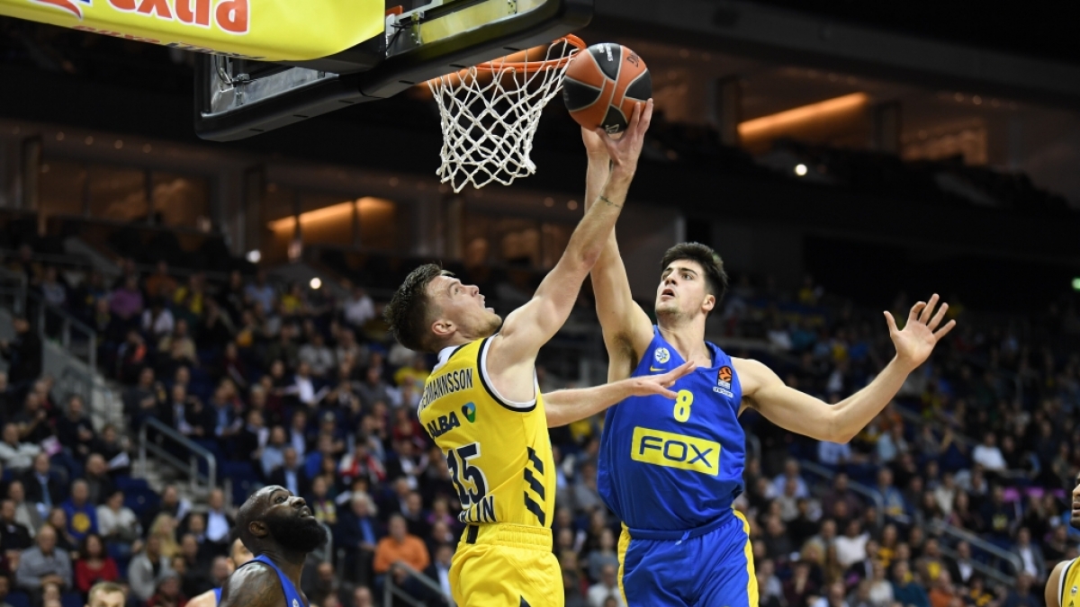 Deni Avdija verteidigt den Ball gegen Martin Hermannsson in der Euroleague, am 09.01.2020. (Symbolbild) (Foto)