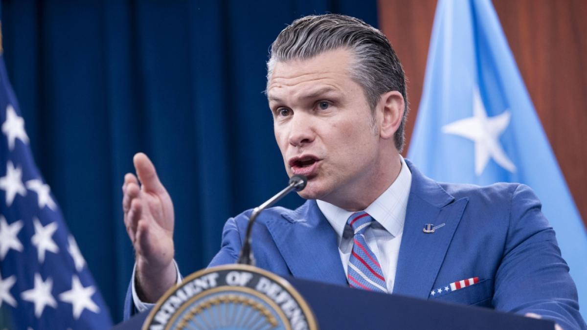 Pete Hegseth wurde f&uuml;r seine Aussagen w&auml;hrend einer Pressekonferenz kritisiert. (Foto)