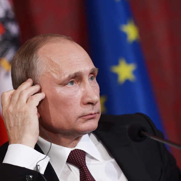 Wladimir Putin hat sich jung geschnippelt!