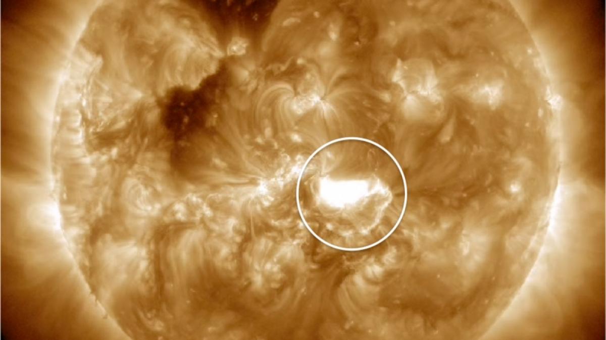 Immer wieder lassen solare Aktivit&auml;ten Experten aufmerken - derzeit sind es Sonnenflecken, die von der Erde aus sogar mit blo&szlig;em Auge zu erkennen sind und die die Gefahr von Sonnenst&uuml;rmen steigen lassen (Symbolfoto). (Foto)