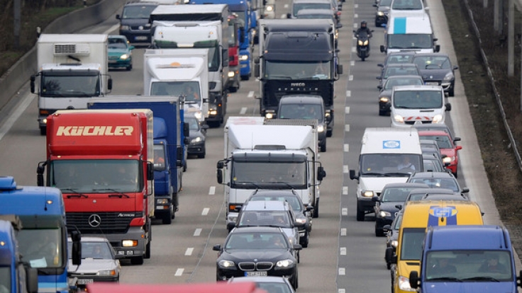 Autofahrer aufgepasst: Auch an den Weihnachtsfeiertagen kann es zu Staus kommen.