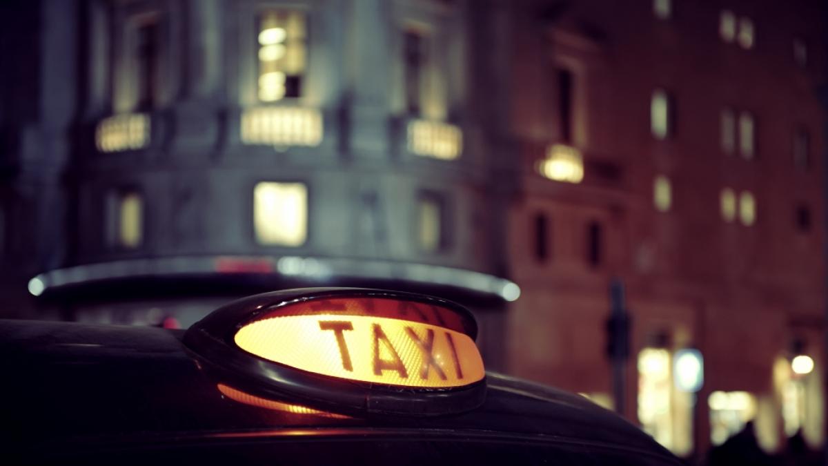Eine 18-j&auml;hrige Frau wurde in Greater Manchester auf der R&uuml;ckbank eines Taxis vergewaltigt. (Symbolfoto) (Foto)