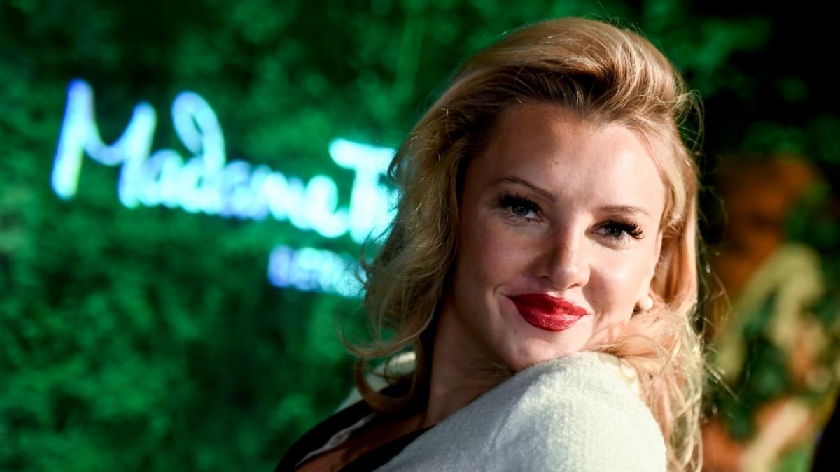 Evelyn Burdecki macht auch als Simpsons-Charakter eine super Figur. (Foto)