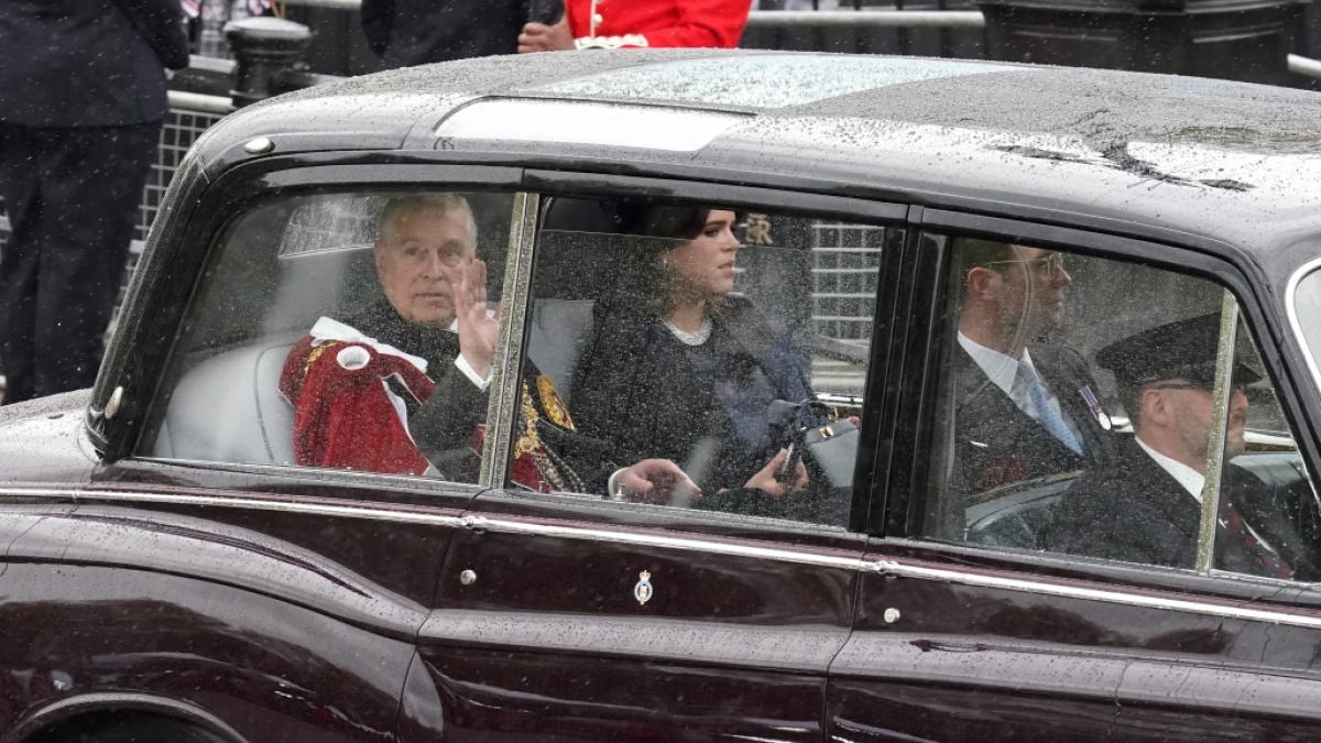 Royals-Experten sind davon &uuml;berzeugt, dass Prinzessin Eugenie ihren Vater Andrew Mountbatten-Windsor mit allen Mitteln von ihrer neugeborenen Tochter fernhalten wird. (Foto)