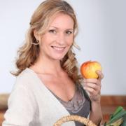 Eine ausgewogene Ernährung und genug Zeit zum Entspannen können Burn-out-Erscheinungen vorbeugen.