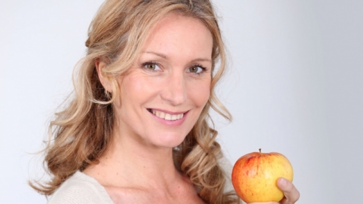 Eine ausgewogene Ernährung und genug Zeit zum Entspannen können Burn-out-Erscheinungen vorbeugen.