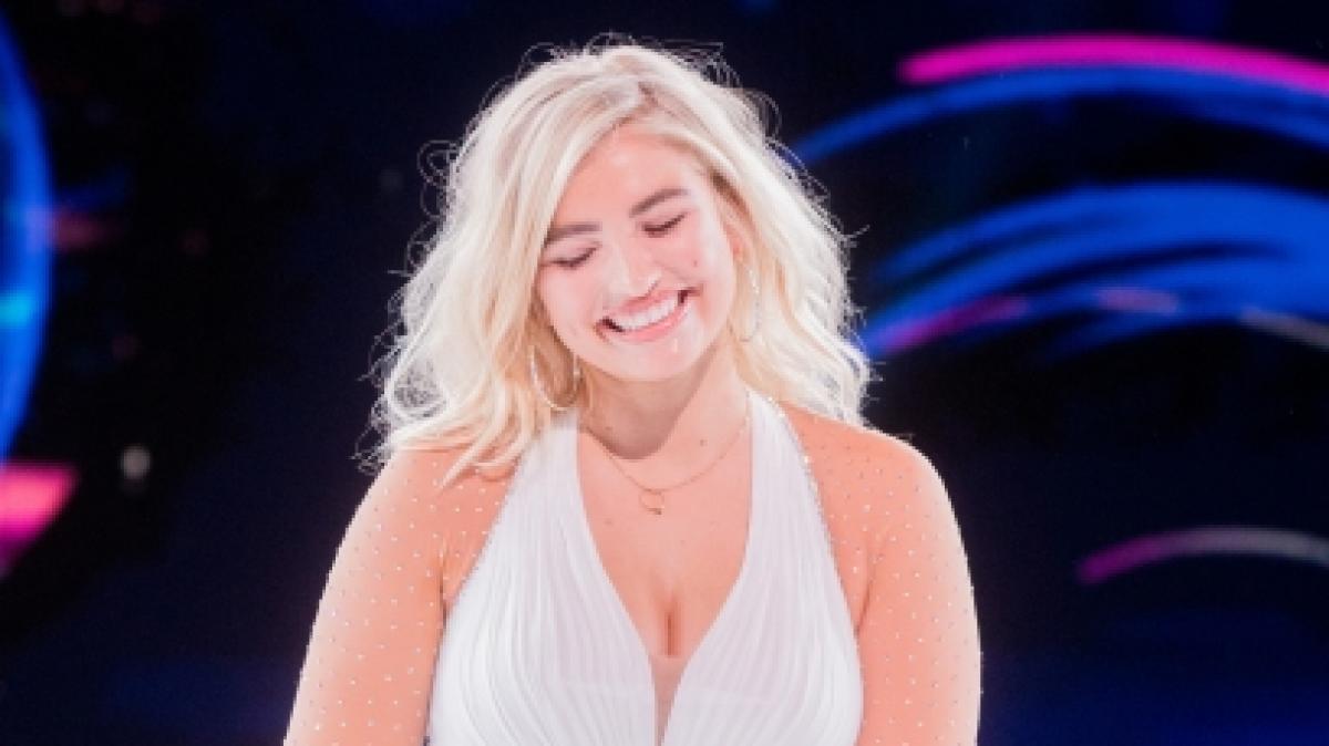 Sarina Nowak freut sich &uuml;ber die tolle Aussicht. (Foto)