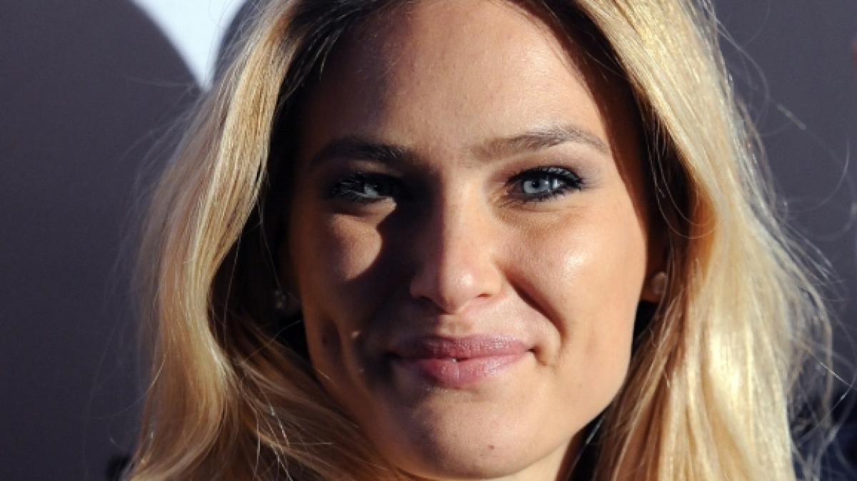 Bar Refaeli trieb ihre Fans mit einem Tanga-Kracher in den Wahnsinn. (Foto)