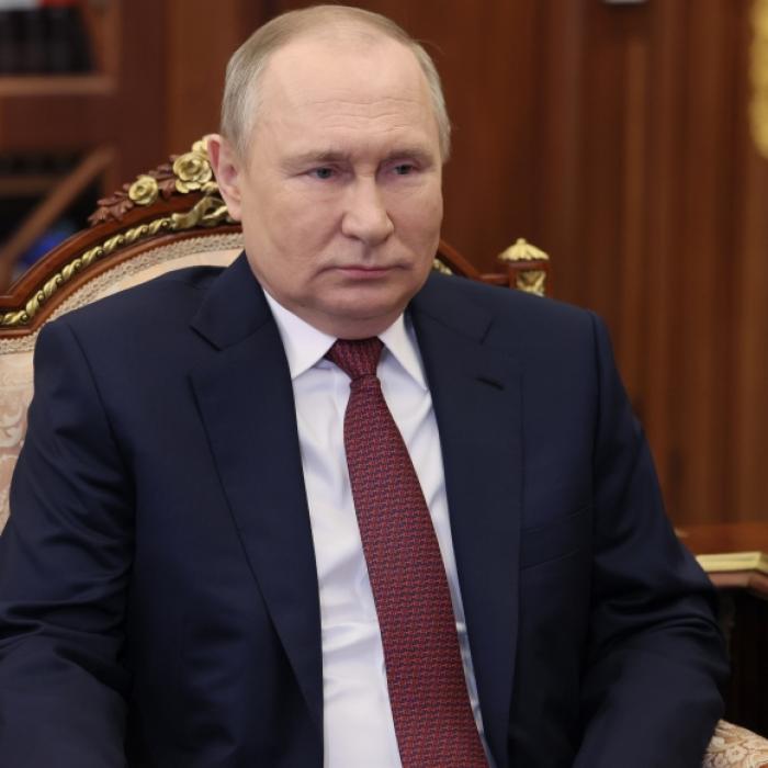 Schock-Video zeigt Explosion! Putin-Panzer fliegt nach Einschlag in die Luft