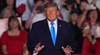 Trump hat Anzug-Ärger: Etikett verrät peinlichen Widerspruch.