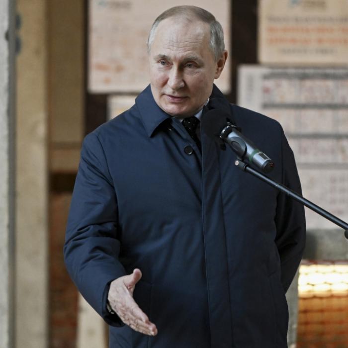 TV-Auftritt in Bunker vorgetäuscht? Bizarres Putin-Video sorgt für Diskussionen