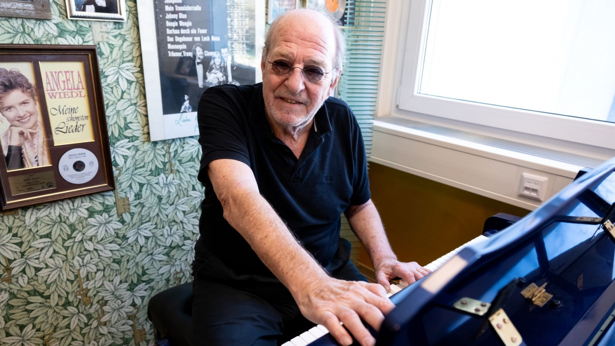 Ralph Siegel muss sich wieder im Krankenhaus behandeln lassen. (Foto)