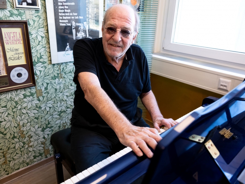 Sorge um Ralph Siegel: ESC-Legende erneut im Krankenhaus - seine Familie bangt um ihn