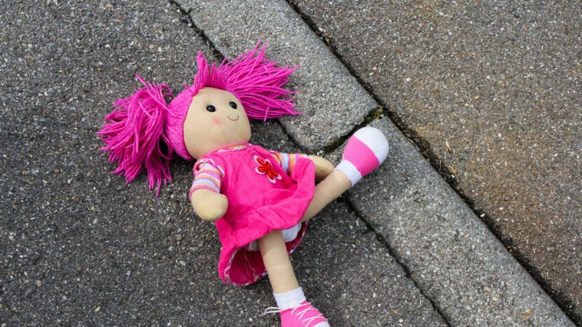Cleos Entf&uuml;hrer hat eine seltsame Obsession: er sammelt Puppen. (Foto)