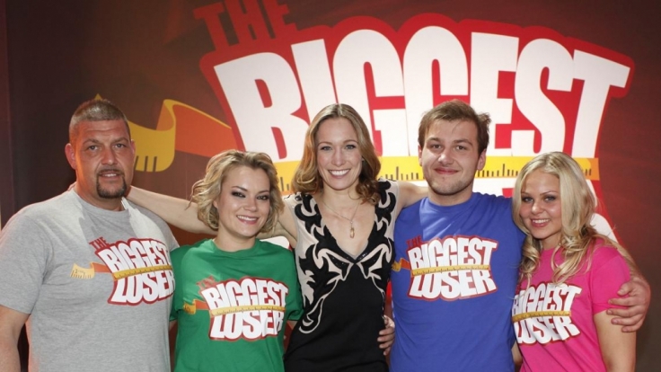 Die Finalisten Matthias (l.), Sabrina (2.v.l.), Marc (2.v.r.) und Nicole (r.) mit Coach und Moderatorin Dr. Christine Teiss.