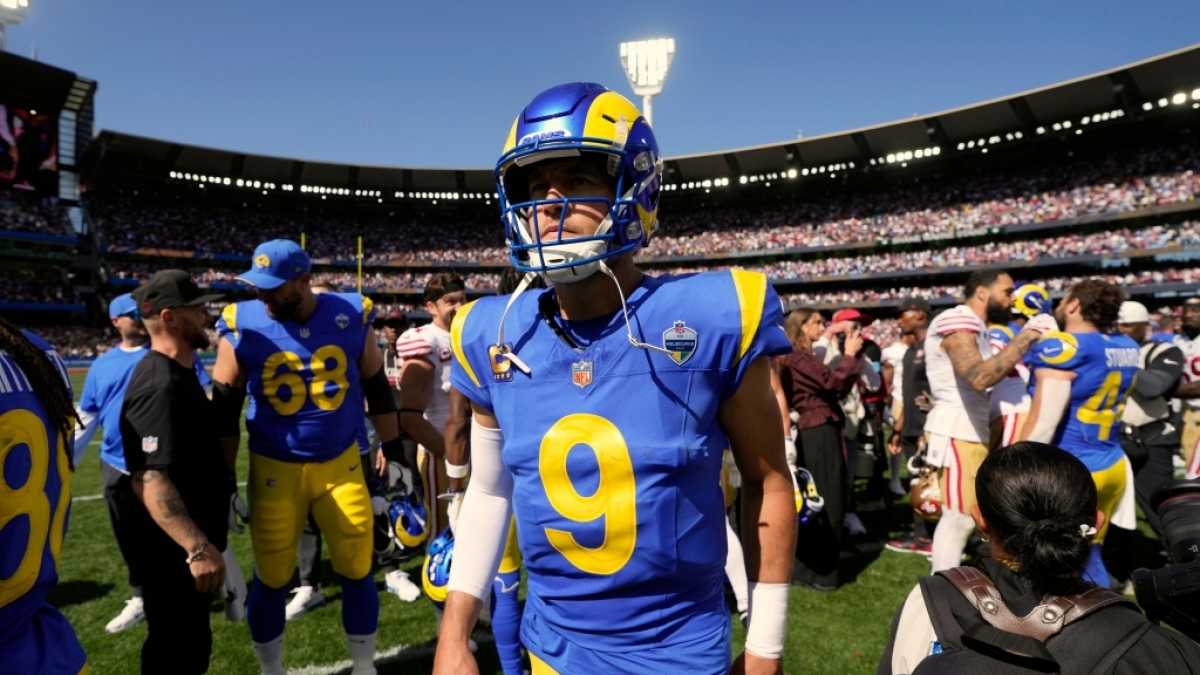 Profiliga NFL, Hauptrunde, Los Angeles Rams - San Francisco 49ers. Matthew Stafford (9), Quarterback der Los Angeles Rams, verl&auml;sst nach der Niederlage das Spielfeld. (Foto)