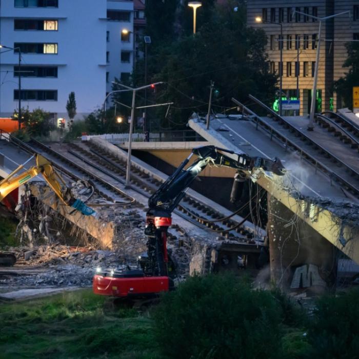 Weitere Teile der Carolabrücke eingestürzt - dieses Mal jedoch mit Absicht!