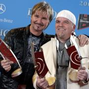 Nik P. (l.) und DJ Ötzi freuen sich über ihre ECHO-Auszeichnungen 2008.