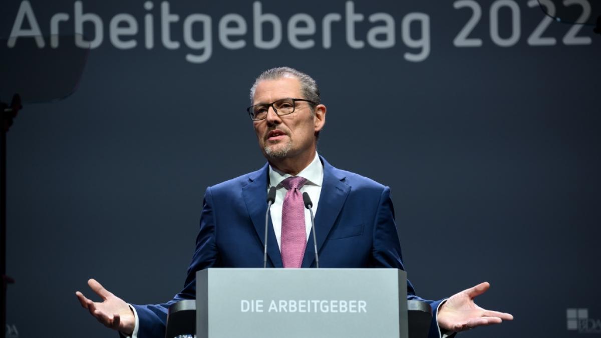 Arbeitgeberpr&auml;sident Rainer Dulger will das Renteneintrittsalter erh&ouml;hen, weil die Lebenserwartung weiter steigt. (Foto)