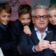 Prinz Laurent von Belgien ist stolzer Papa der Zwillingsjungs Aymeric und Nicolas sowie von Tochter Louise.