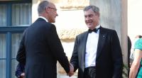 Friedrich Merz (links) und Markus Söder begrüßen sich in Bayreuth.