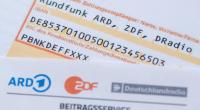 Ob der Rundfunkbeitrag ab Januar 2025 wie von Experten gefordert erhöht wird, entscheidet sich voraussichtlich erst im Dezember 2024.