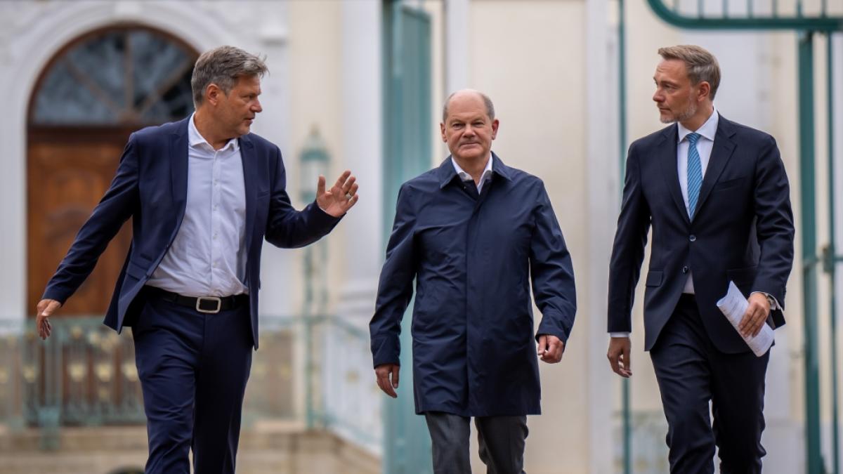 F&uuml;r Robert Habeck (Gr&uuml;ne), Olaf Scholz (SPD) und Christian Lindner (FDP) gibt es erneut ein schlechtes Umfrage-Ergebnis. (Foto)