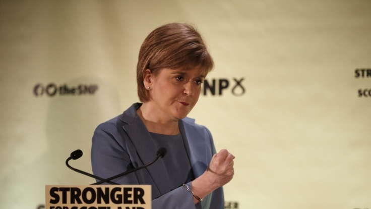 Ist das nicht...? Nein, das ist nicht die Angie, sondern die schottische Politikerin Nicola Sturgeon.
