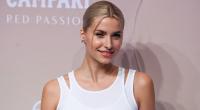 Lena Gercke rutscht im Spa fast der Bikini von den Brüsten.