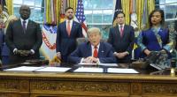 Bei einer seiner Presserunden im Oval Office ließ sich Donald Trump zu einer ebenso unpassenden wie schamlosen Flirt-Attacke hinreißen.