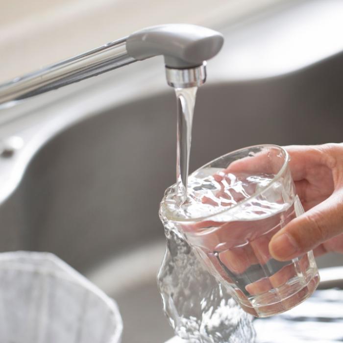 Radioaktiv und keimbelastet? So gesund ist unser Trinkwasser