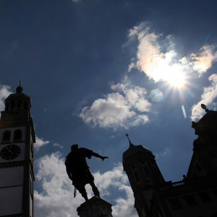 Augsburg Perlachturm und Kaiser Augustus