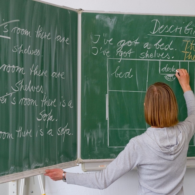 Lehrerin vergewaltigt zwei Schüler