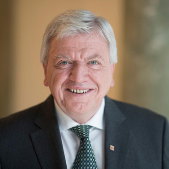 Nach Krebs-Drama! So lebt der Ex-Ministerpräsident Hessens heute