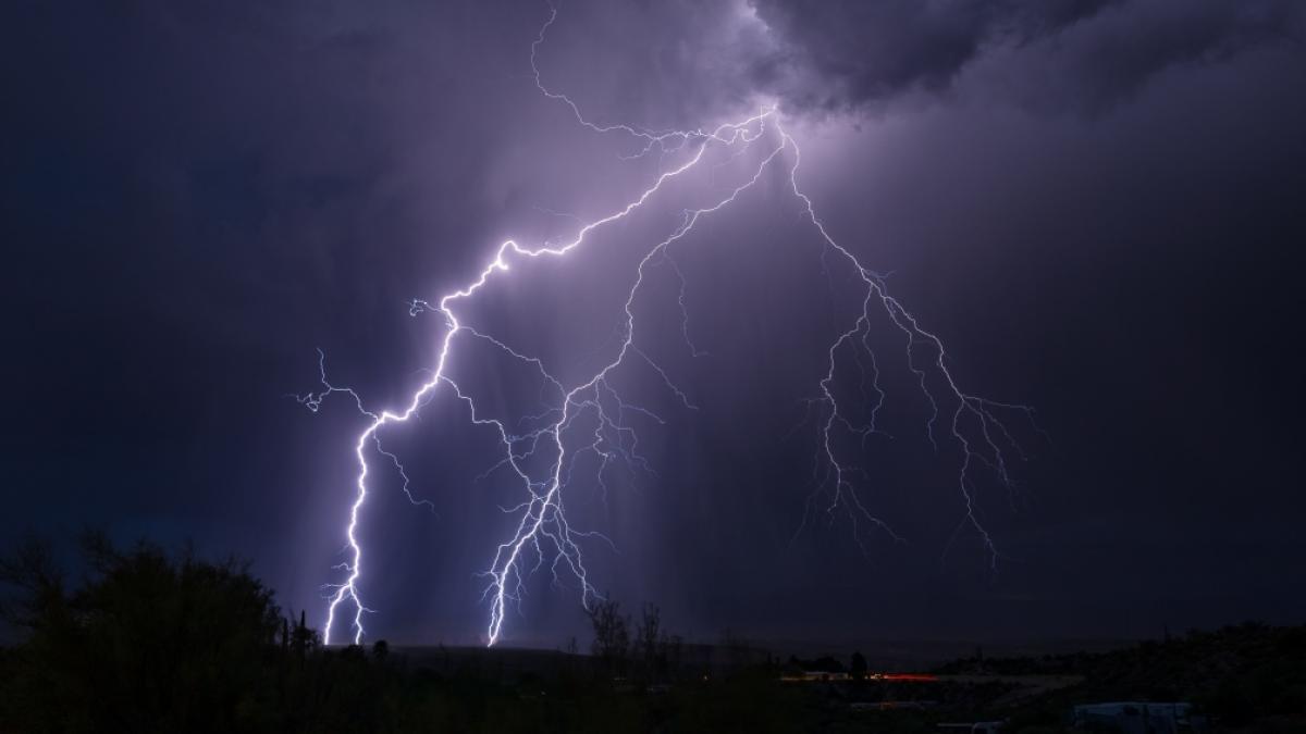 Der Deutsche Wetterdienst warnt vor Gewittern in der Nordh&auml;lfte Deutschlands. (Foto)