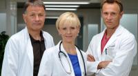 Die Schauspieler Thomas Rühmann (l-r), Andrea Kathrin Loewig und Bernhard Bettermann, bekannt aus der Erfolgsserie 
