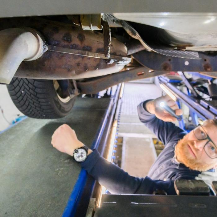 TÜV fordert jährliche Prüfung von älteren Autos