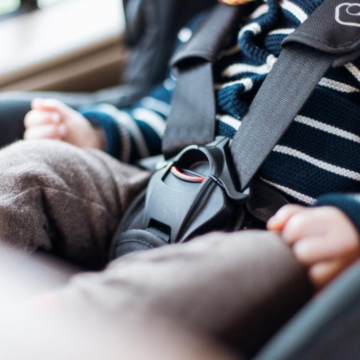 Erzieher vergessen Baby (1) im Auto - Mädchen gestorben